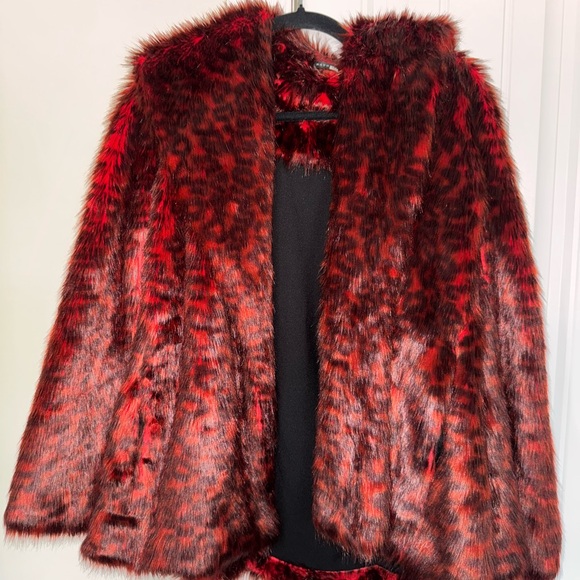 Red leopard faux fur jacket by Natori (rent the runway) size Large - Picture 3 of 10